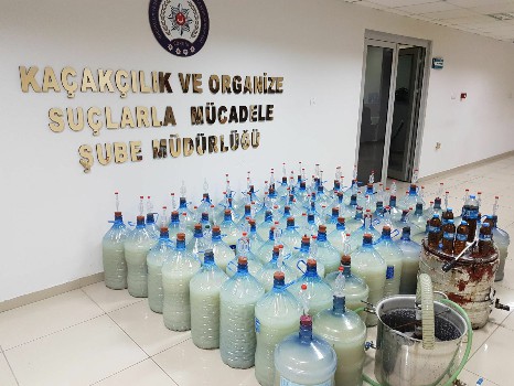 EMEKLİ EĞİTİMCİ’DEN ÇORUM’DA KAÇAK VİSKİ İMALATI…