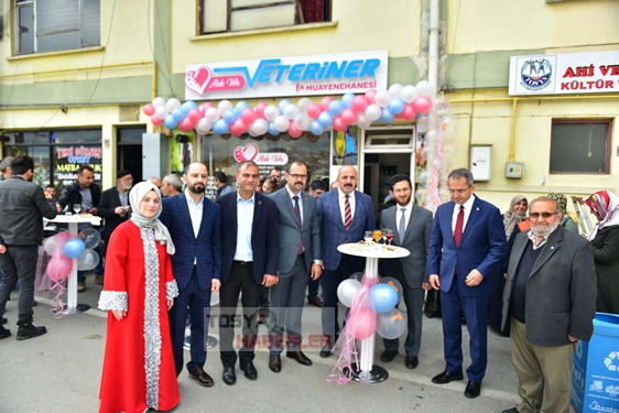 AHDE VEFA VETERİNER KLİNİĞİ DUALARLA AÇILDI.. ZELİHA HEKİM ” BEKLEYİN BENİ RABBİMİN SESSİZ KULLARI SÖZÜMÜ TUTMAYA GELİYORUM” DEDİ.