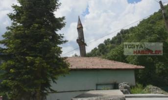 TOSYA’DA YÜREK SIZLATAN GÖRÜNTÜ ” ECDADIMIZIN EMANETİNE SAHİP ÇIKAMIYORUZ”…
