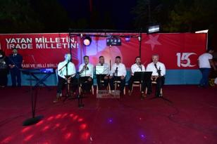 15 TEMMUZ YILDÖNÜMÜNDE TOSYA’DA OKUNAN MÜTHİŞ İLAHİ “ŞEHİTLER ÖLMEZ”..