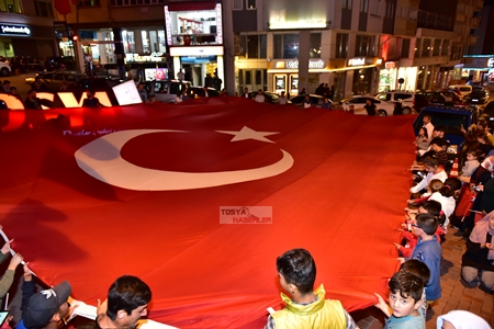 O MÜBAREK BAYRAK BU BAYRAK  ” EROL SEVDİ”..