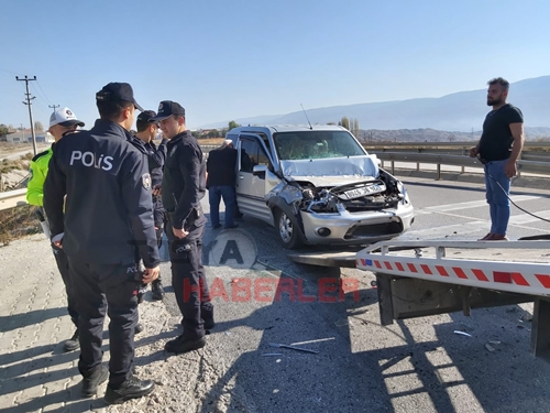 TOSYA D 100 DE POLİS NOKTASINDA TRAFİK KAZASI…