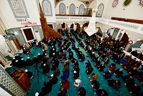 TOSYA ÜLKÜ OCAKLARI İLÇE BAŞKANLIĞI ŞEHİT UFUK DENİZ VE ÜLKÜDAŞI UĞUR KARAHAYDAR İÇİN MEVLİT DÜZENLEDİ…