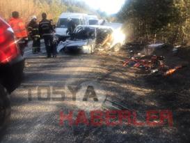 KASTAMONU AKKAYA MEVKİ TRAFİK KAZASI 1 ÖLÜ 2 Sİ ÇOCUK 6 YARALI…